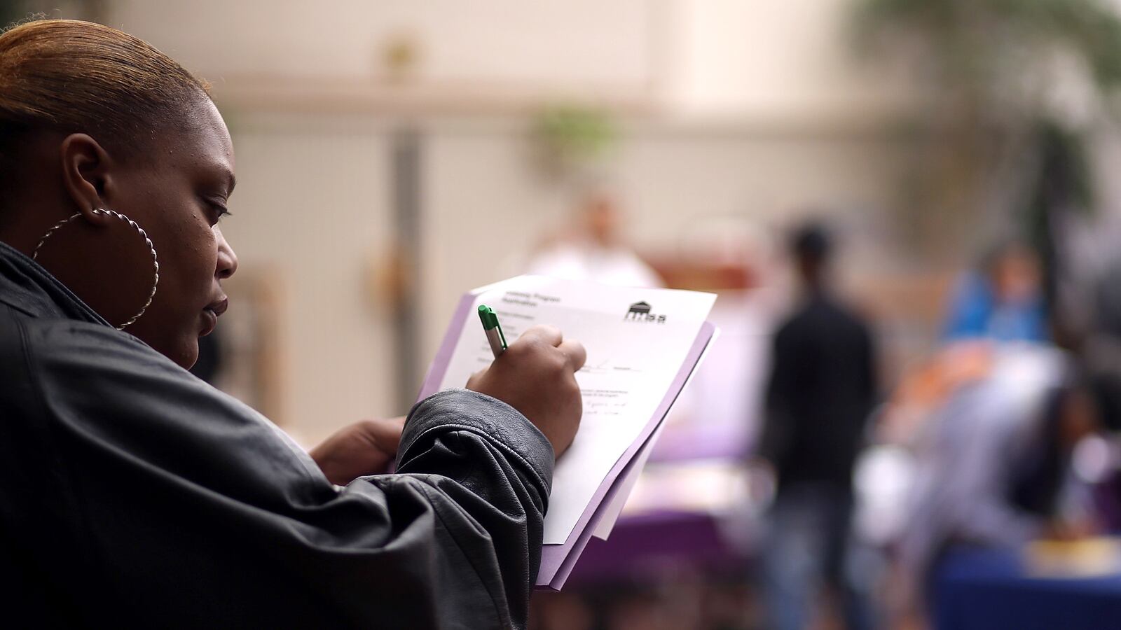 cheats/2014/06/06/economy-adds-217-000-jobs/140606-unemployment-numbers-cheat_cokopt