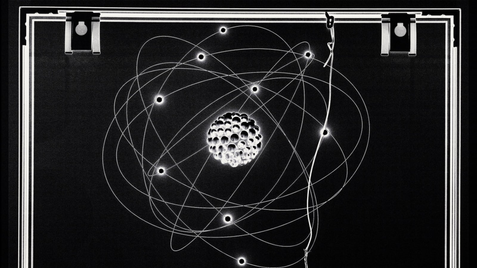 230531-Tran-X-ray-Atom-tease_d6lvlp