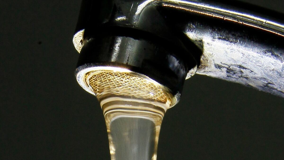 cheats/2015/04/27/u-s-lowers-flouride-water-levels/150427-water-fluoride_adxe52