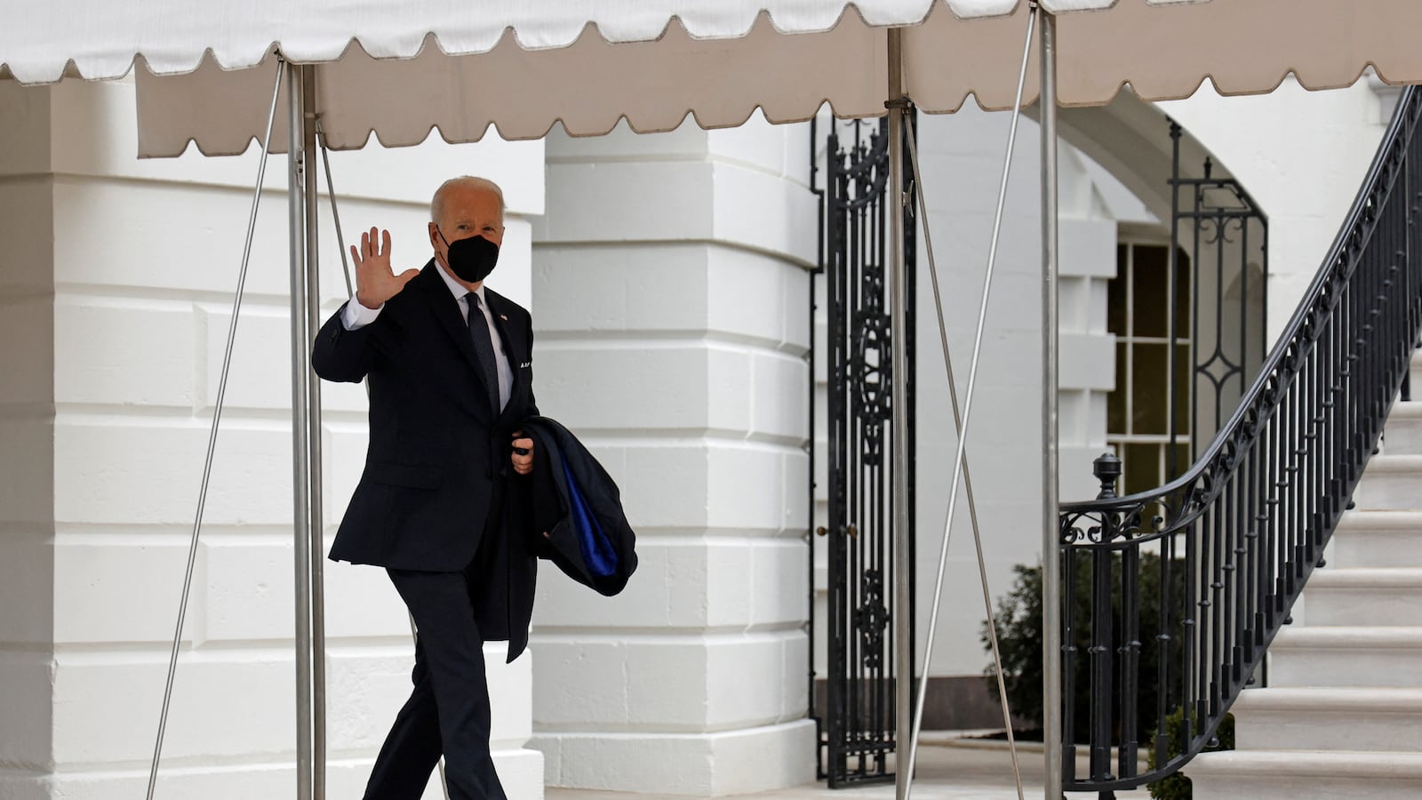 2022-01-21T213941Z_687950363_RC2X3S9C3HVU_RTRMADP_3_USA-BIDEN_de23uc