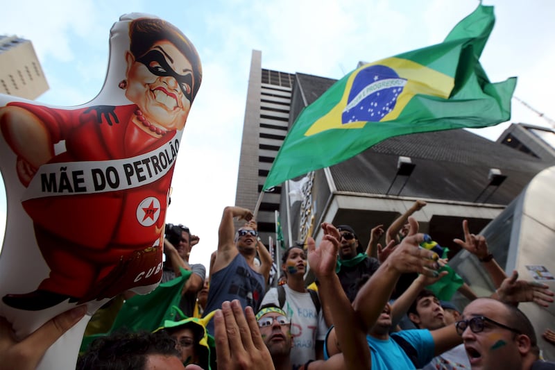 galleries/2016/03/17/massive-protests-rock-brazil-photos/160318-brazil-protest-3_sugdju