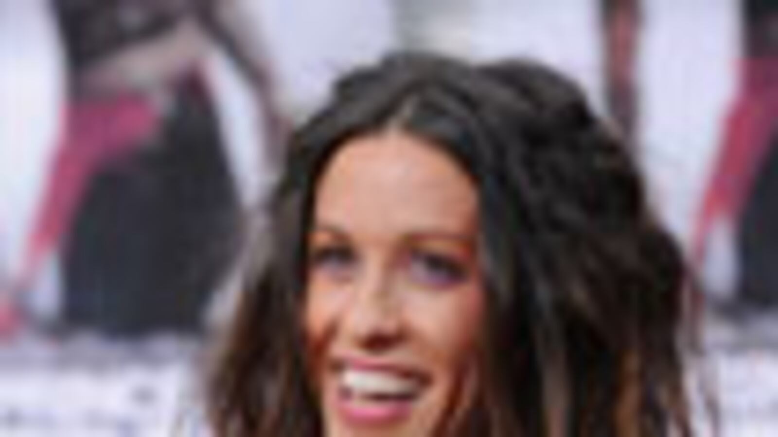 cheats/2010/06/07/alanis-morissette-weds-rapper/alanis-weds_c75ibd