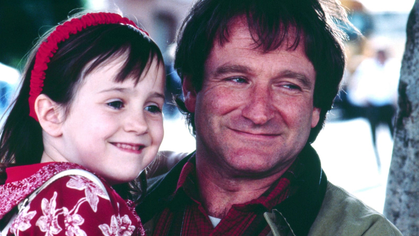articles/2014/08/18/mara-wilson-remembers-robin-williams-we-re-all-his-goddamn-kids/140818-mara-wilson-robin-williams-tease_tslgci