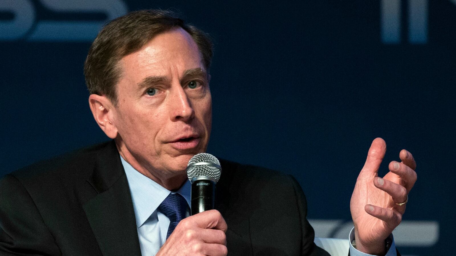 cheats/2015/04/23/petraeus-sentenced-to-2-years-probation/150423-petraeus-cheat_sdntqy