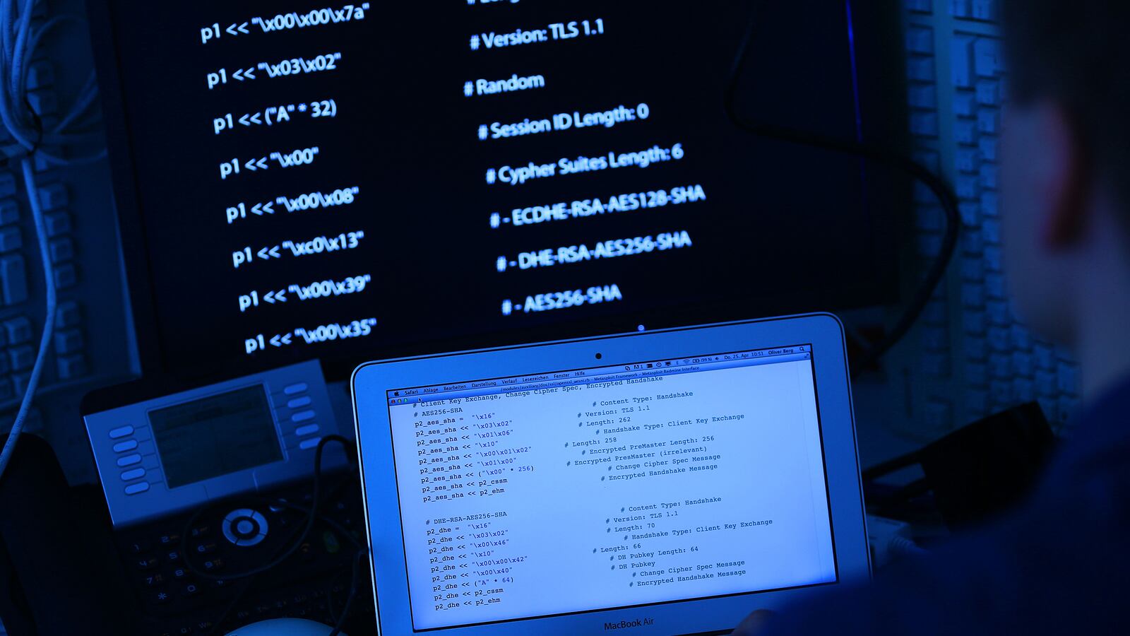 cheats/2015/02/06/chinese-suspected-in-anthem-data-breach/130921-china-hacking-cheat_ytabxx