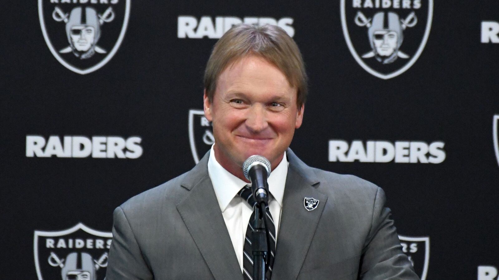 2018-01-09T221923Z_1344948986_NOCID_RTRMADP_3_NFL-OAKLAND-RAIDERS-JON-GRUDEN-PRESS-CONFERENCE_v7egkt