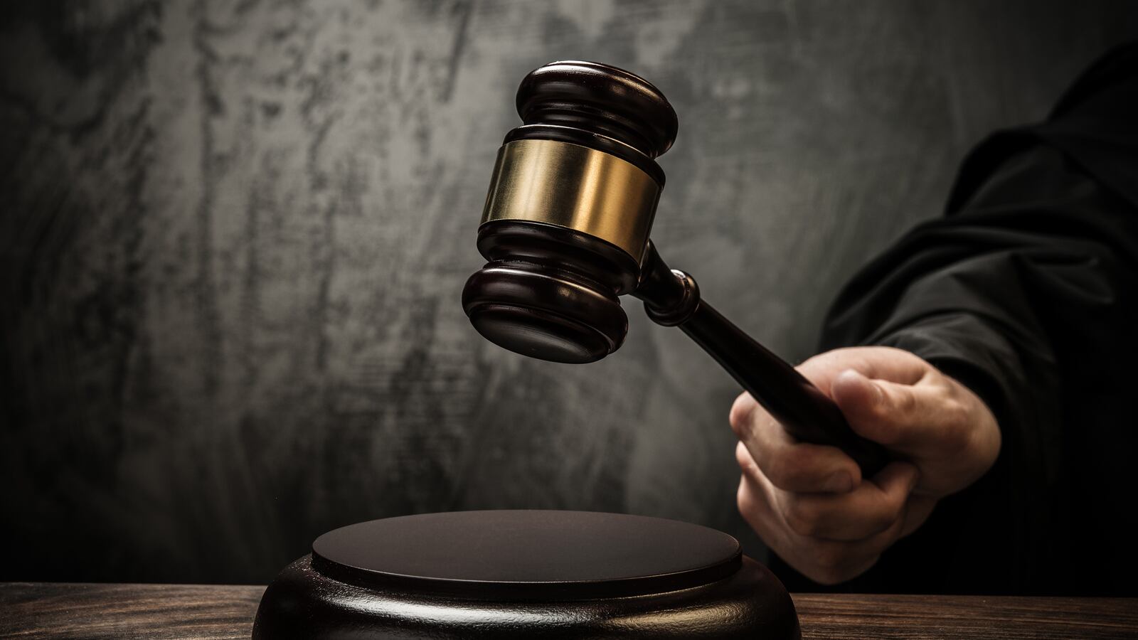 articles/2015/05/20/argentine-judges-dismiss-rape-of-6-year-old-because-child-is-gay/150520-strochlic-rapist-tease_p3n9xo