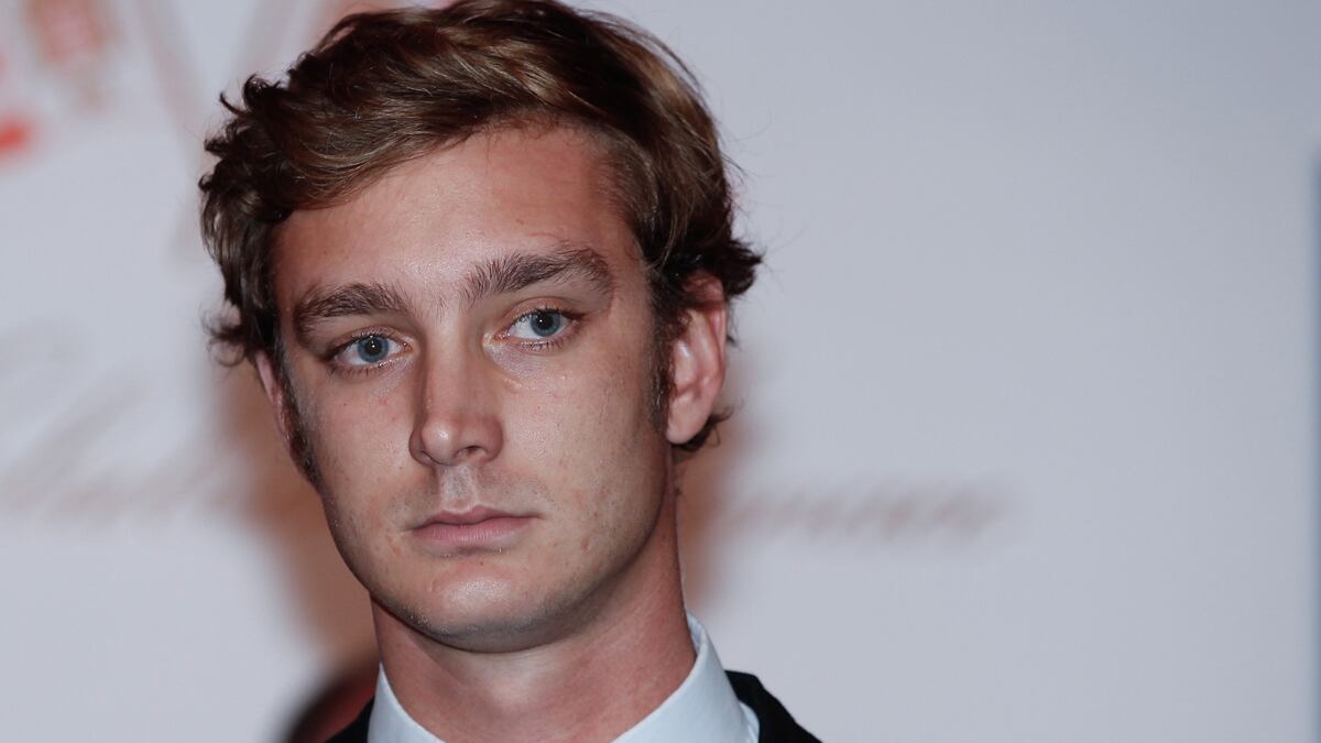 cheats/2012/02/20/monaco-prince-in-nightclub-brawl/pierre-casiraghi-brawl-cheat_iaotsr