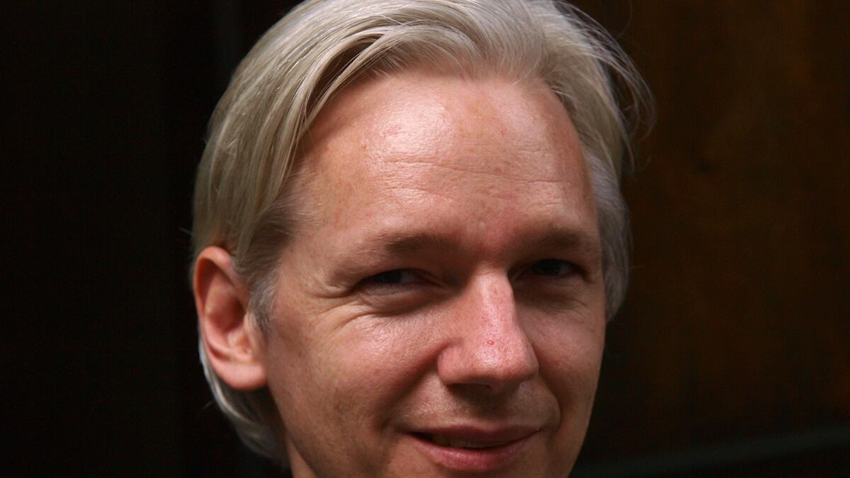 cheats/2012/04/17/assange-launches-russian-tv-show/julian-assange-tv-show-cheat_fhuue3