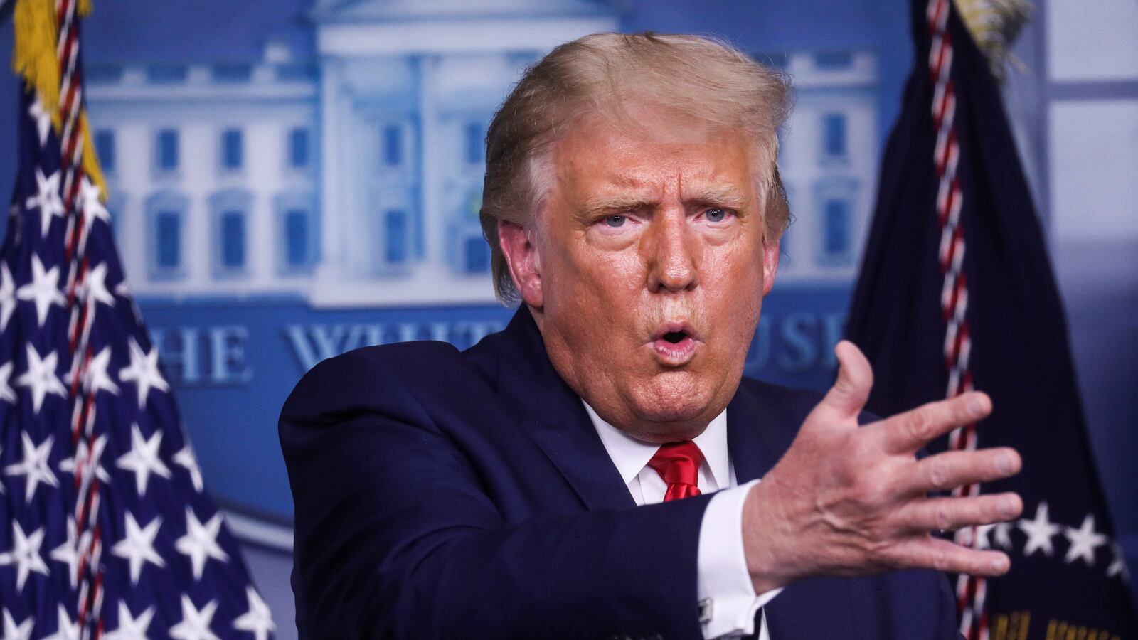 2020-09-16T222728Z_1942953518_RC2YZI98YJN5_RTRMADP_3_USA-TRUMP_qf0fzk