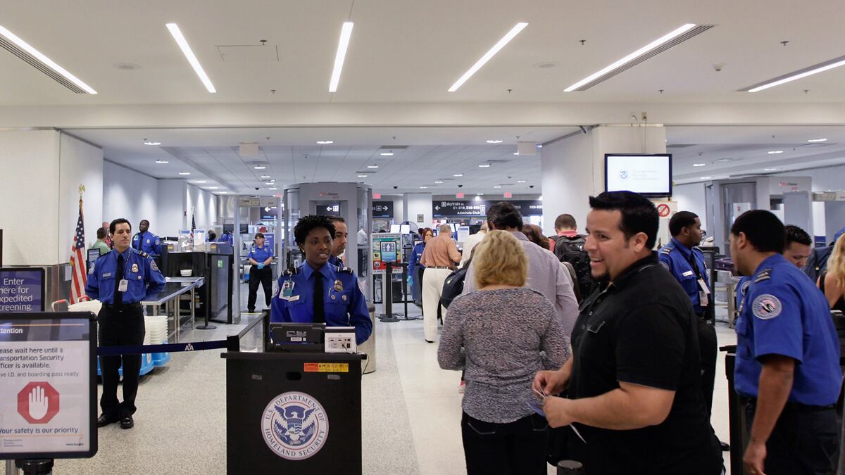 cheats/2013/03/08/tsa-knives-allowed-policy-sparks-fury/us-aiport-security-could-detect-al-qaeda-bombs-cheat_jnwiu6