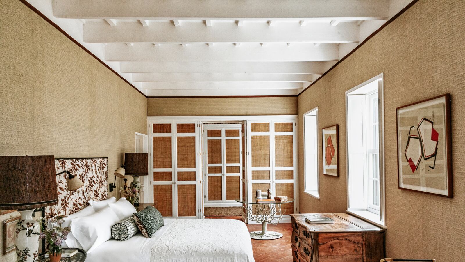 230405-just-booked-tease_rxm1gf