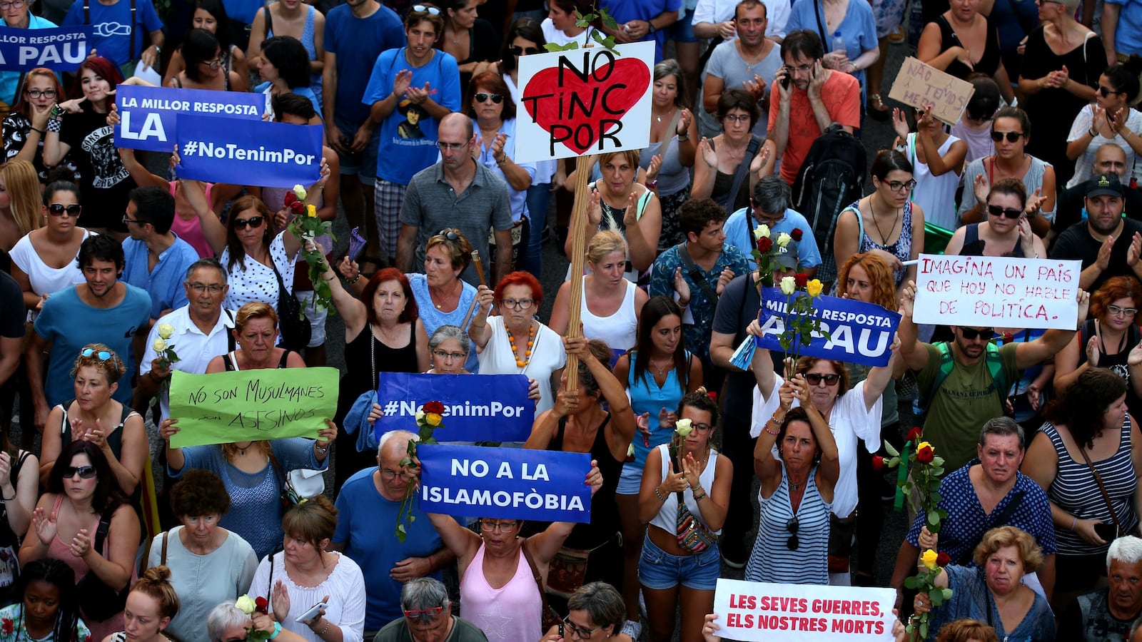 170826-barcelona-anti-terrorism-march-cheat_myb4o1