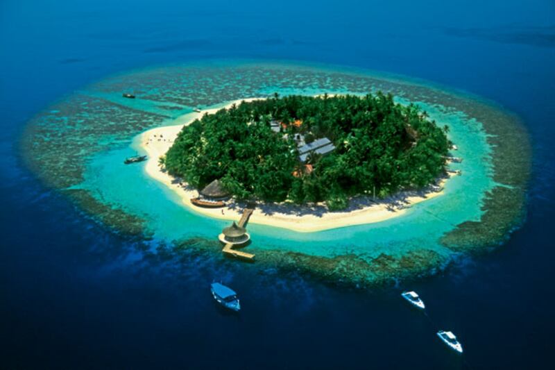 galleries/2010/07/14/island-escapes/100-island-book---maldive_i70ikv