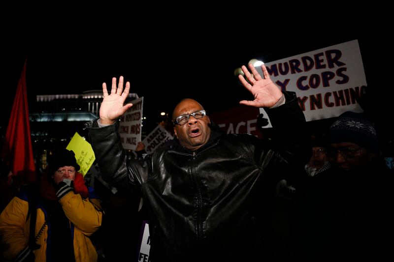galleries/2014/11/24/fury-at-the-ferguson-decision-photos/141124-ferg-2_ufhk3v