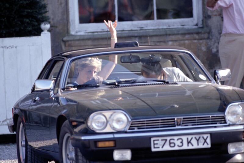 galleries/2011/11/21/prince-harry-s-harley-and-more-royal-rides/royal-rides-diana-jaguar_ogc9ao