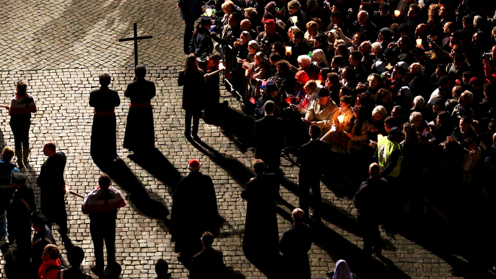 articles/2013/03/31/the-death-of-jesus-and-the-rise-of-the-christian-persecution-myth/130330-Moss-Christian-Persecution-tease_dtxvlk