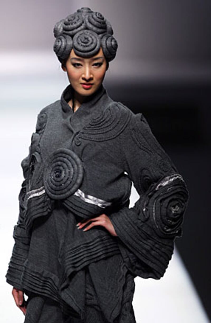 galleries/2009/03/26/china-fashion-week/china-fashion-14_yxms8t