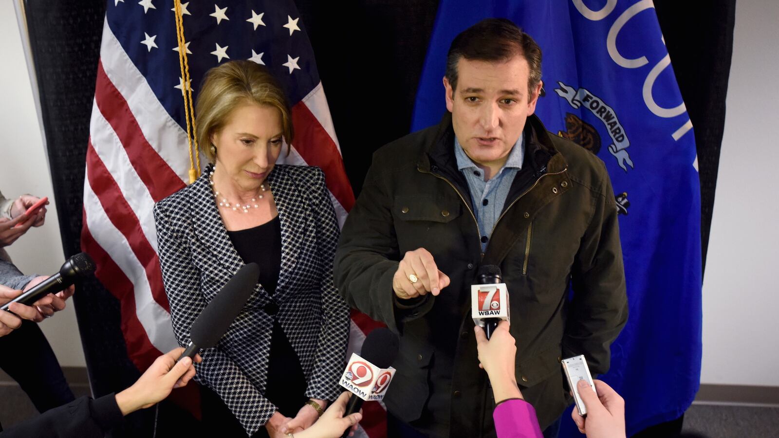 cheats/2016/04/25/cruz-camp-vetting-fiorina-for-vp/160425-fiorina-vp-cruz-cheat_u8p0a2