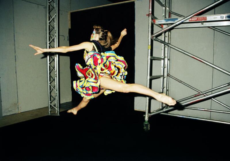 galleries/2009/12/18/backstage-dior/dior-2_dup9qj