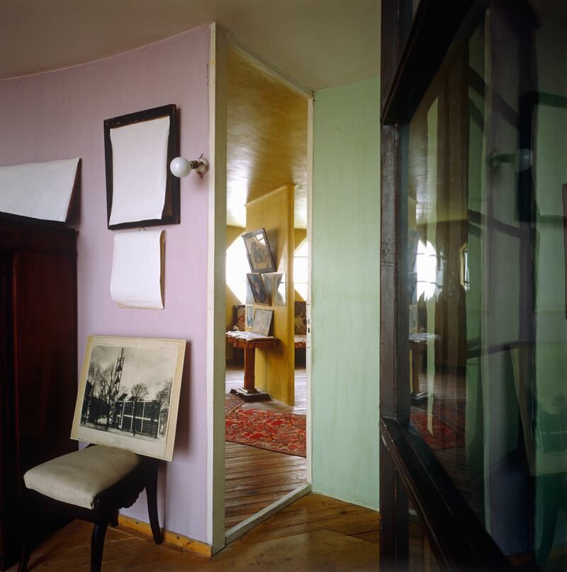 galleries/2013/03/22/omg-i-want-this-house-moscow-photos/130321-omghouse13_moznhy