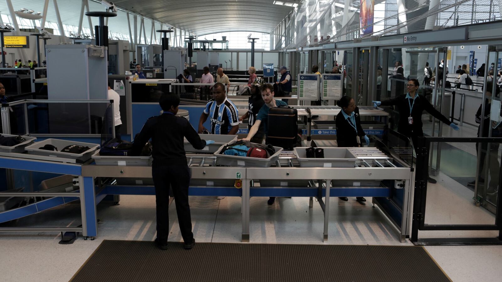 180107-jfk-water-pipe-break-cheat_ksucca