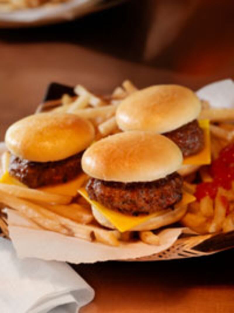 articles/2010/06/25/food-trucks-bacon-truffle-oil-and-more-overplayed-food-trends/powers-food-trends---sliders_hp0e2s