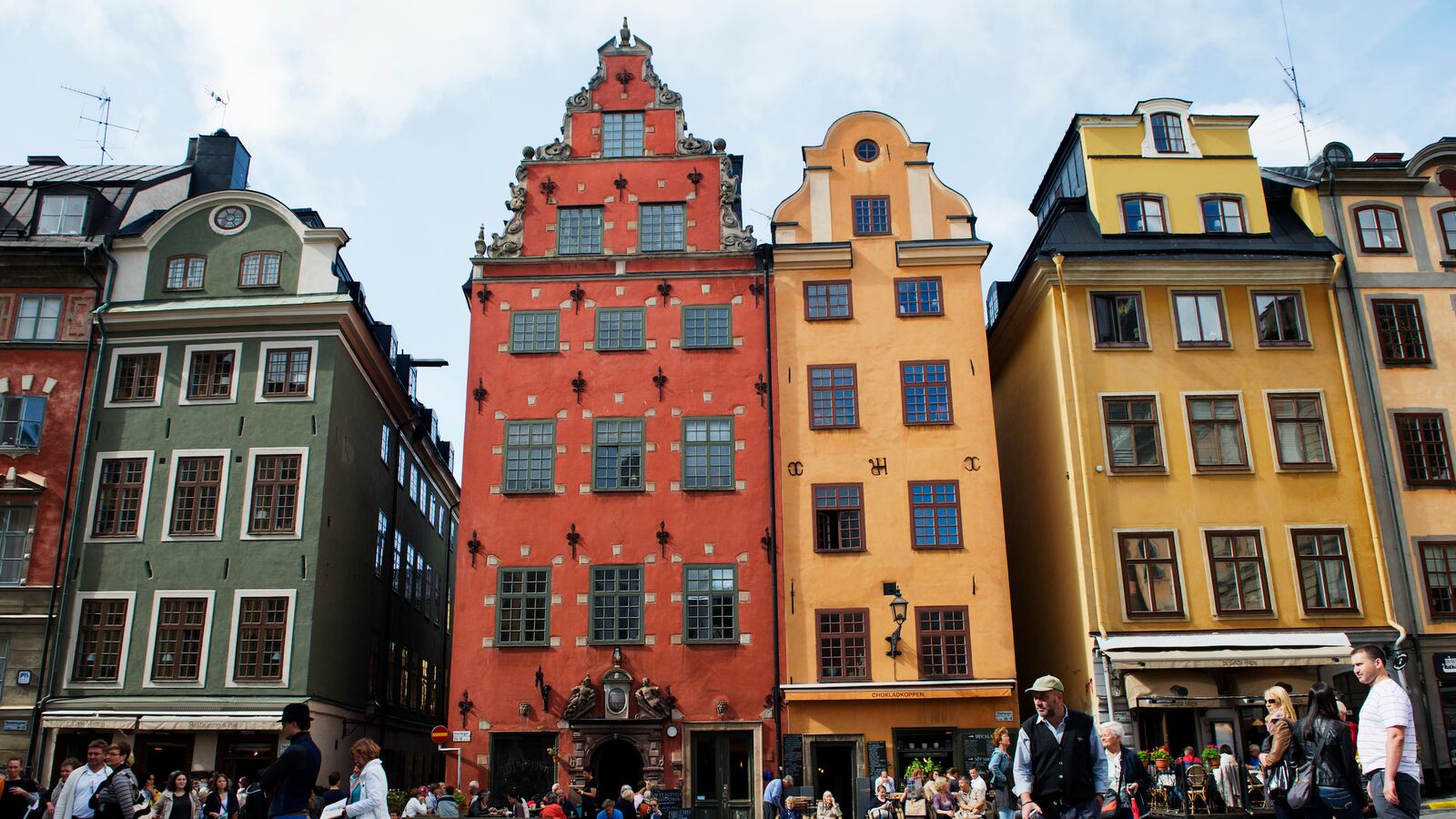 videos/2016/04/07/lonely-call-a-swede/160407-Stockholm_o3cn4q