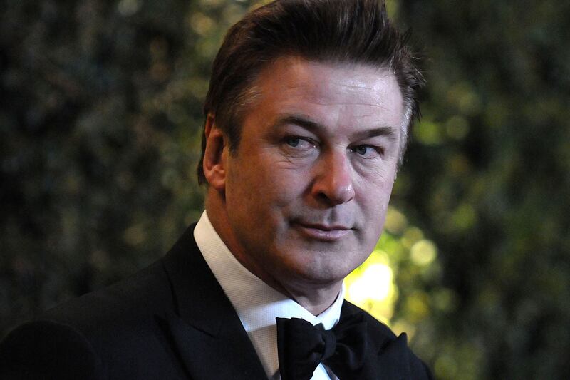 galleries/2011/12/09/alec-baldwin-s-flight-tantrum-more-of-his-famous-feuds-photos/alec-baldwin-feuds_b4okui