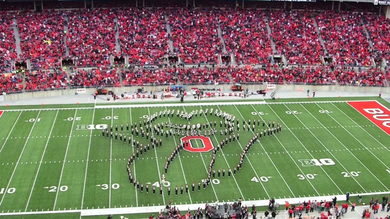 articles/2014/10/20/ohio-state-marching-band-rock-out-with-their-tubas-out/141020-viralvid-buckeyes-tease_vsfm5o