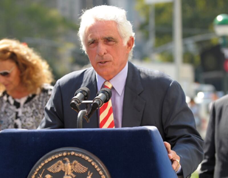 articles/2010/10/19/billionaire-teddy-forstmann-im-being-extorted-by-a-shakedown-artist/gasparino-forstmann_134827_kkxkva