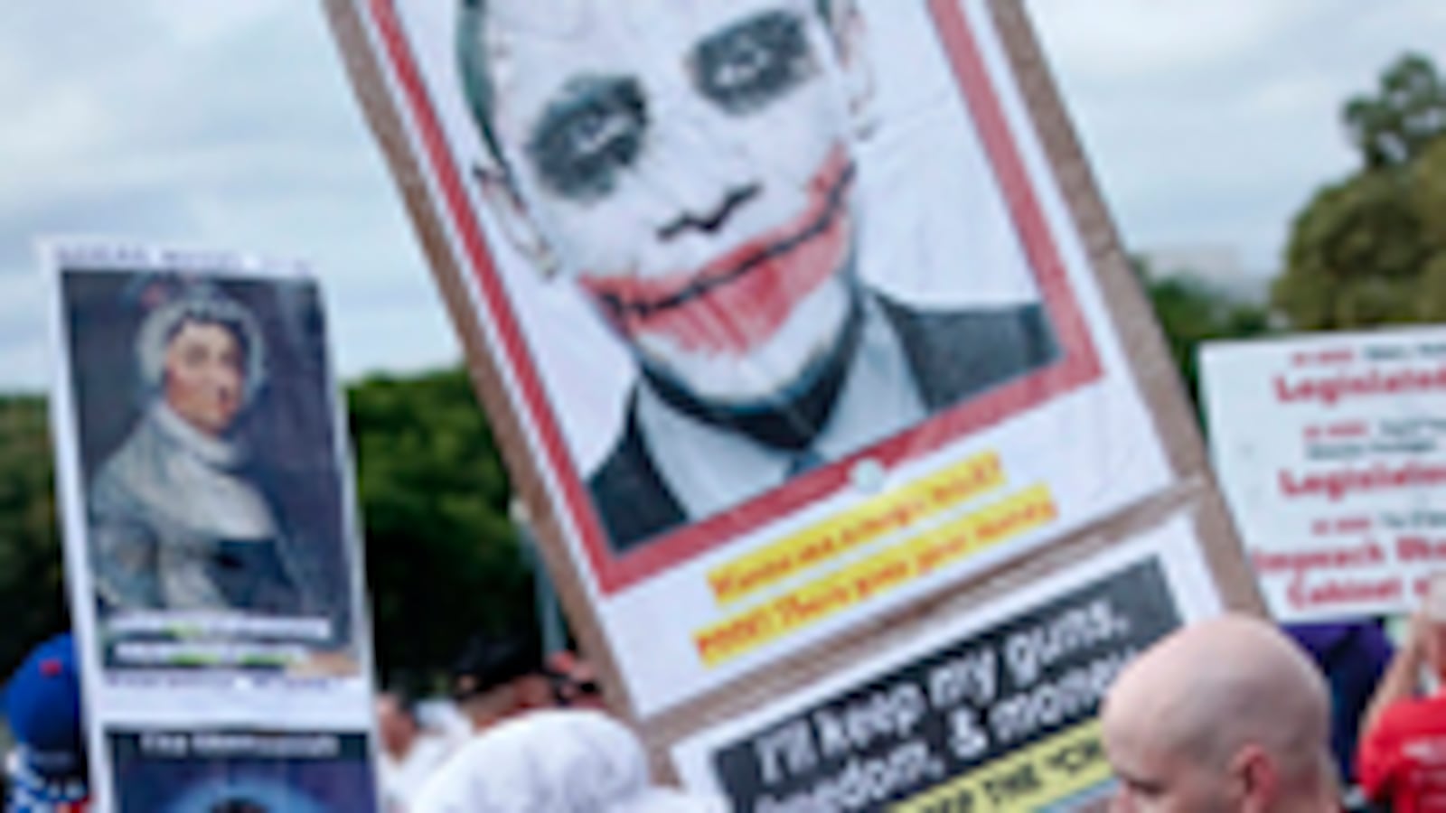 cheats/2010/03/29/tea-partiers-going-broke/jacotea-party-protest_74594_xm2qs8