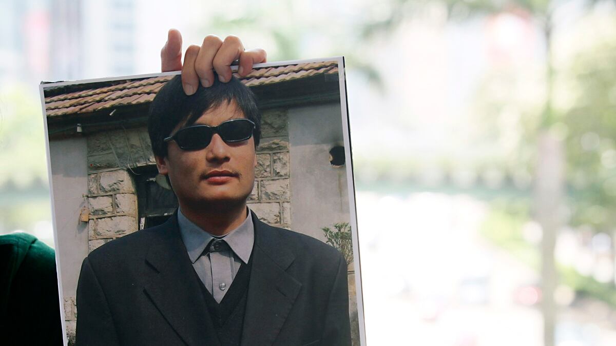 articles/2012/05/03/beacon-no-more-america-abandons-chen-guangcheng/us-betrays-chen-guangcheng-powers_ld5tio