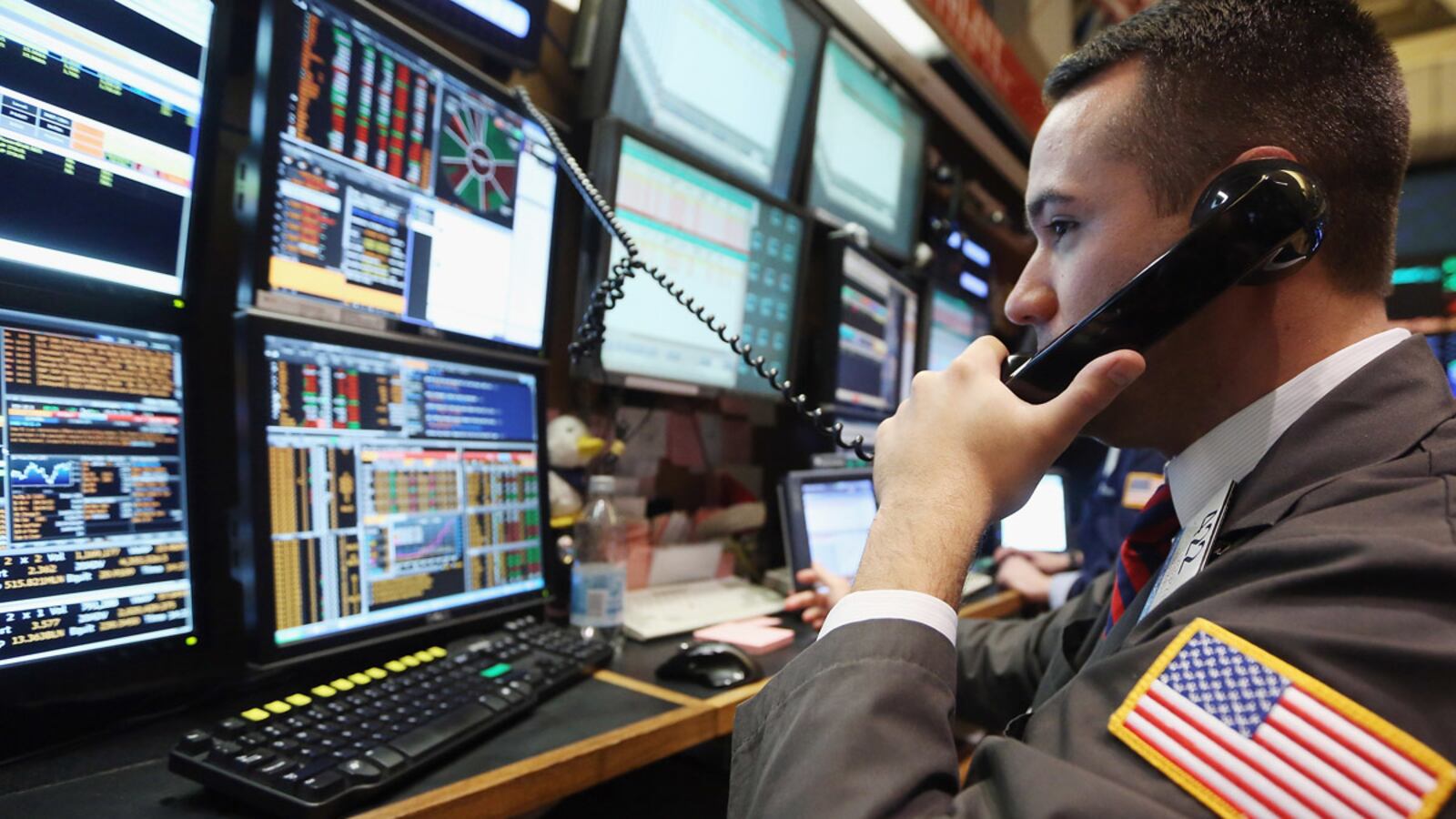 articles/2012/10/25/when-machines-rule-the-world/iac-stock-gross-tease_fes94x