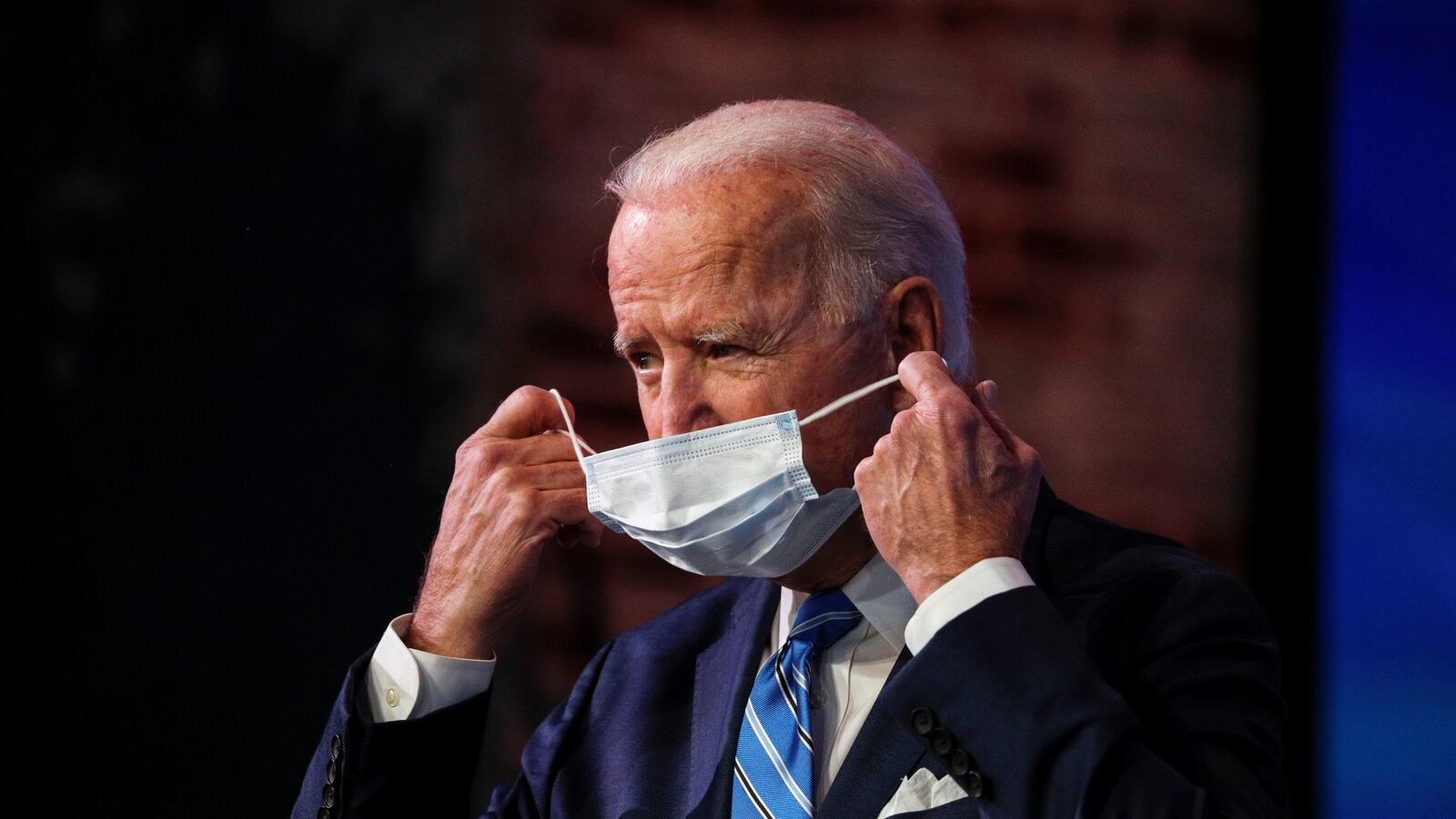 2021-01-15T014332Z_192114322_RC218L9CPUT4_RTRMADP_3_USA-ELECTION-BIDEN_iizv3f