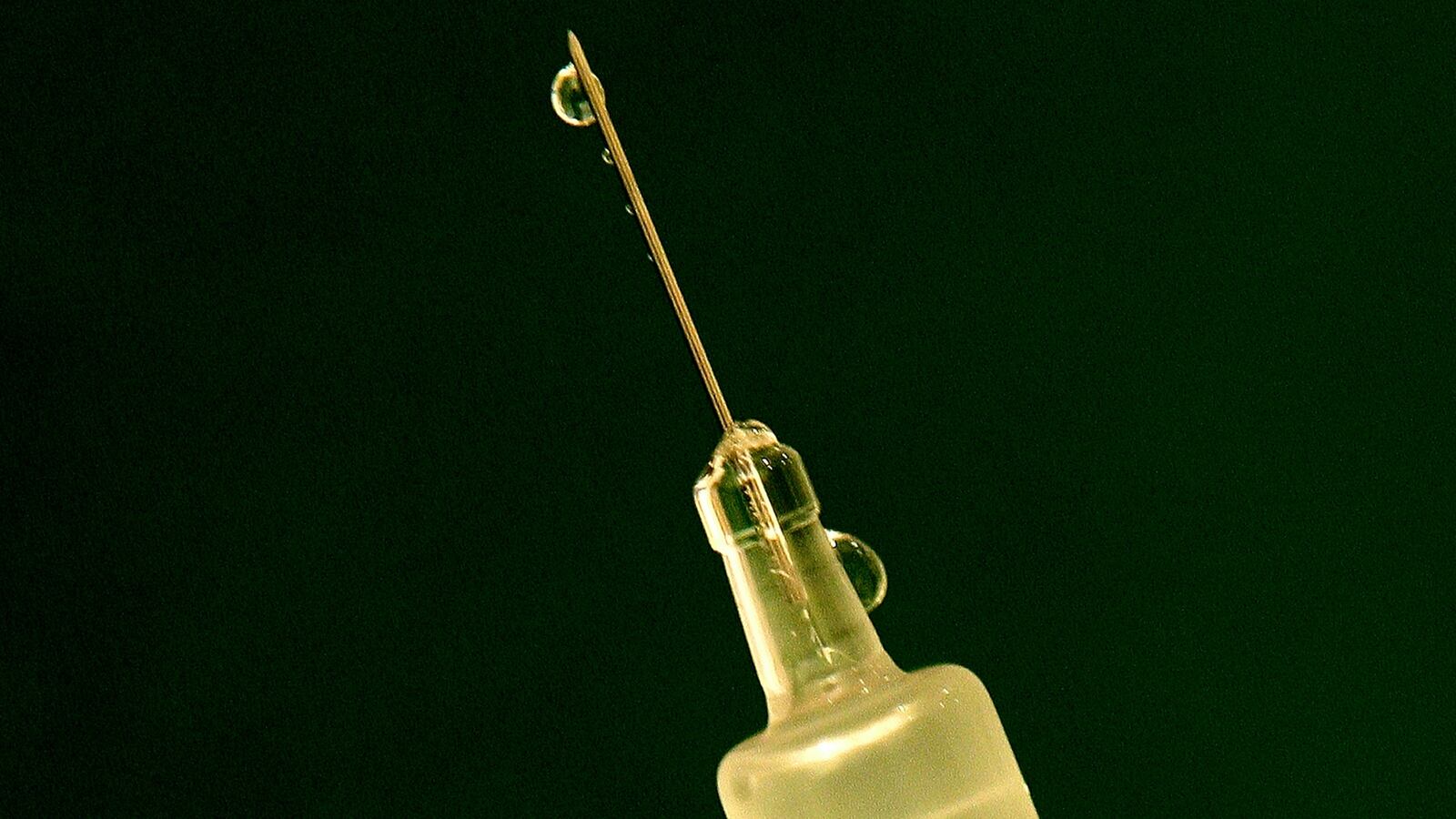 2005-11-22T120000Z_1060220200_PBEAHUNUXCP_RTRMADP_3_BRITAIN_jm4kt5