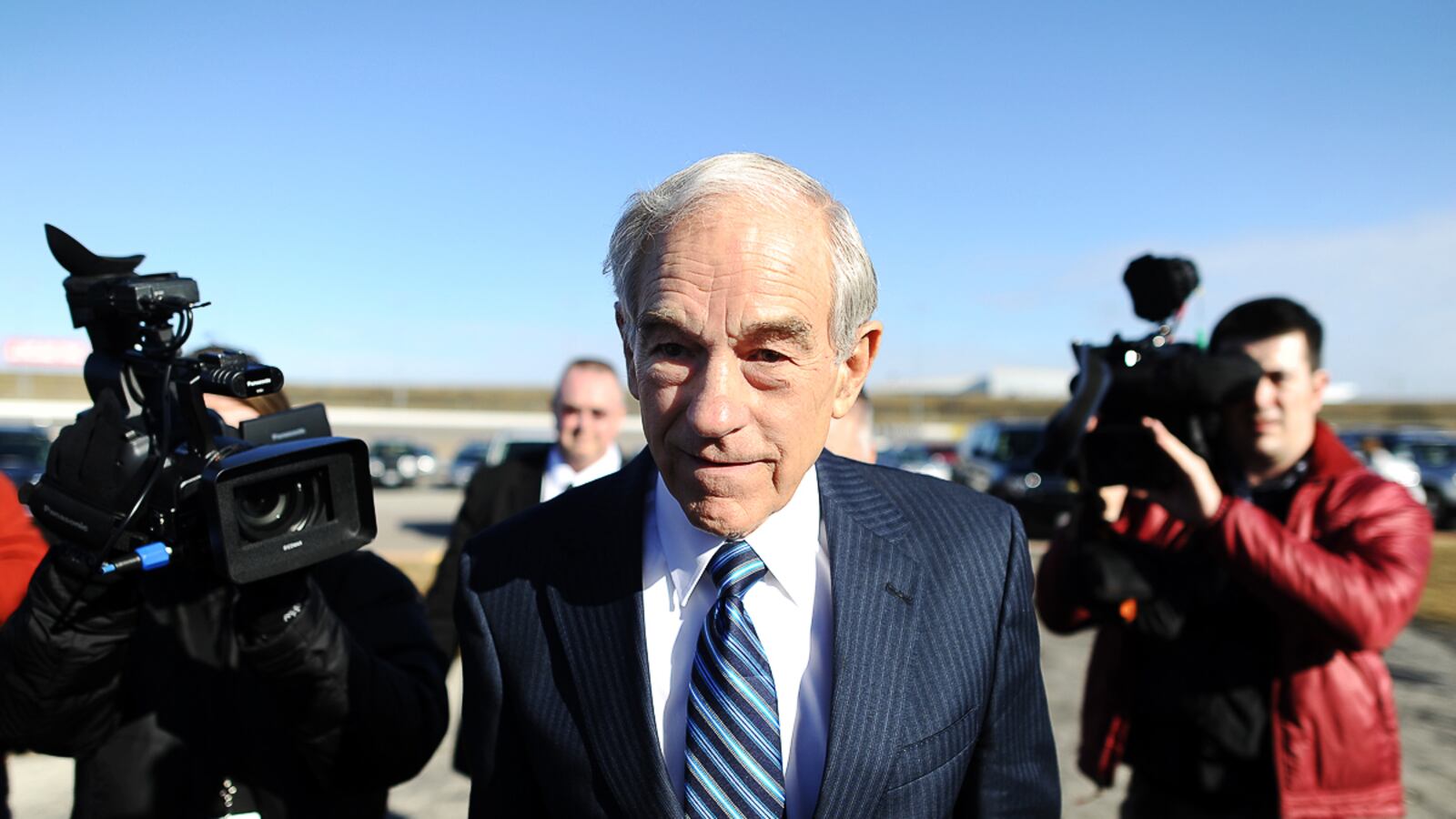 articles/2011/12/29/ron-paul-s-rise-hurts-the-gop-and-helps-obama/paul-power-only-helps-obama-medved_vp7pkd