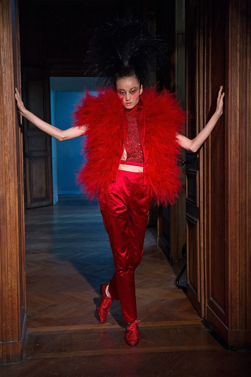 galleries/2015/07/10/the-craziest-looks-from-couture-week/150709-couture-11_vvlxac