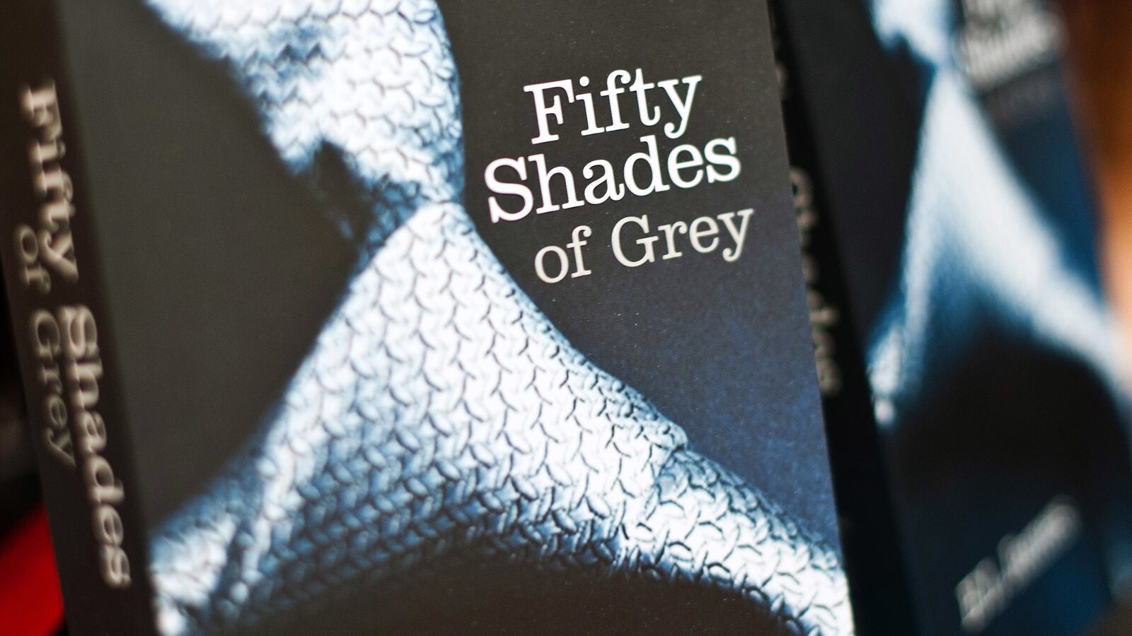 cheats/2013/02/28/50-shades-author-to-go-tame/nussel-50-shades-college-tease_uacfmn