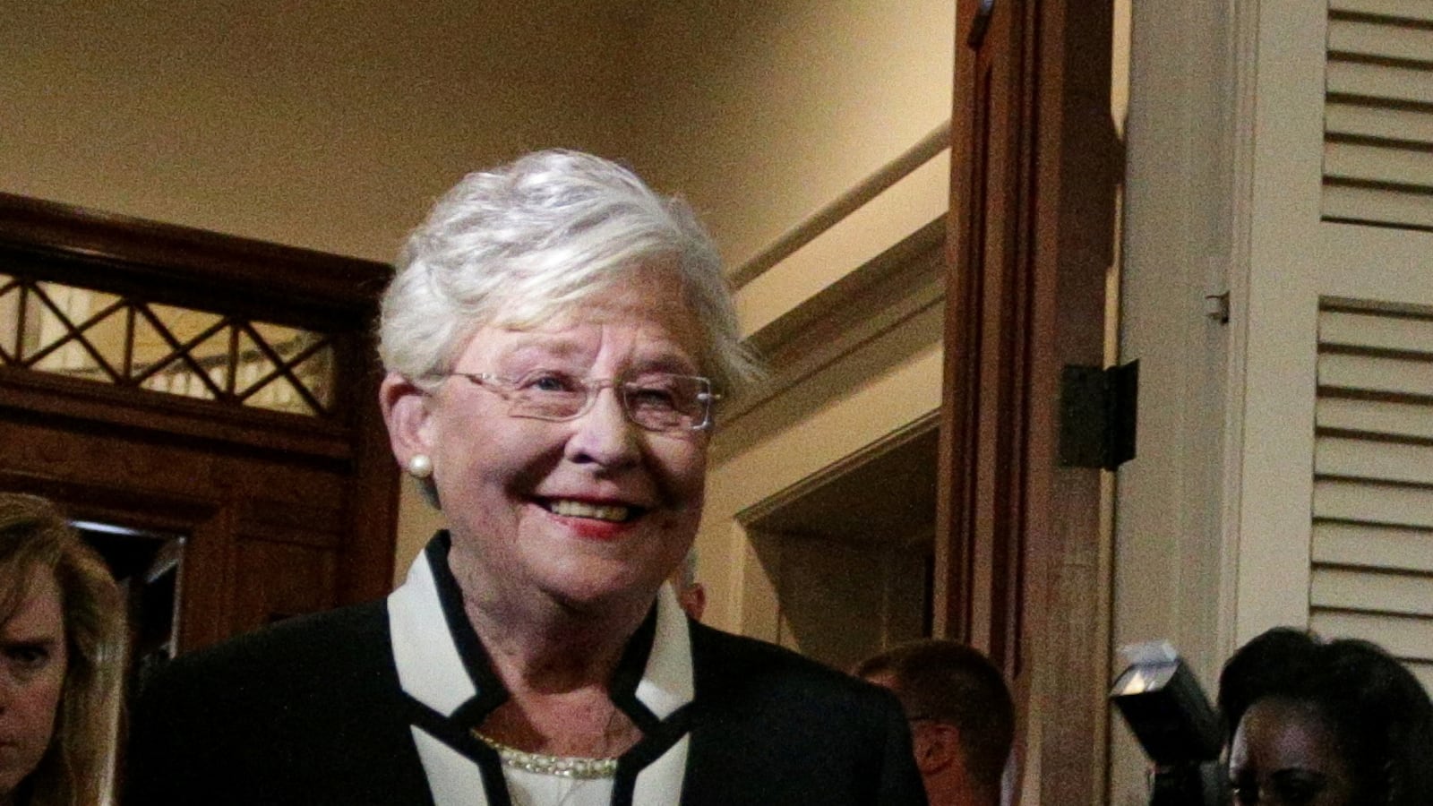 2022-10-12T003120Z_1423359406_RC2OQV80IHKY_RTRMADP_3_USA-ELECTION-HEADSHOTS_ag1nbn