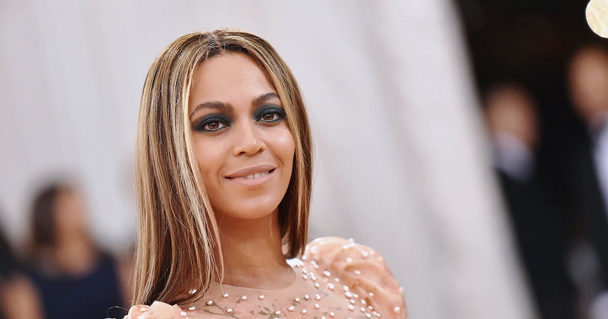 Beyoncé Urges Kentucky Attorney General to Arrest Cops Responsible for ...