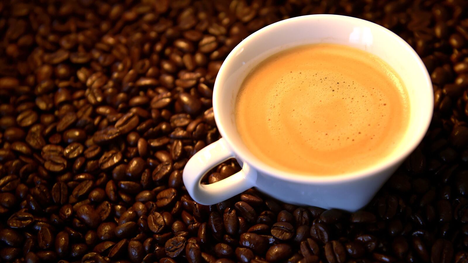 articles/2017/05/16/south-carolina-teen-dies-from-drinking-too-much-caffeine/170516-jones-caffeine-death_pnvjie