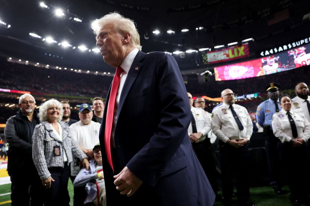 Donald Trump Loses His Cool While Waiting for CBS 60 Minutes Interview ...
