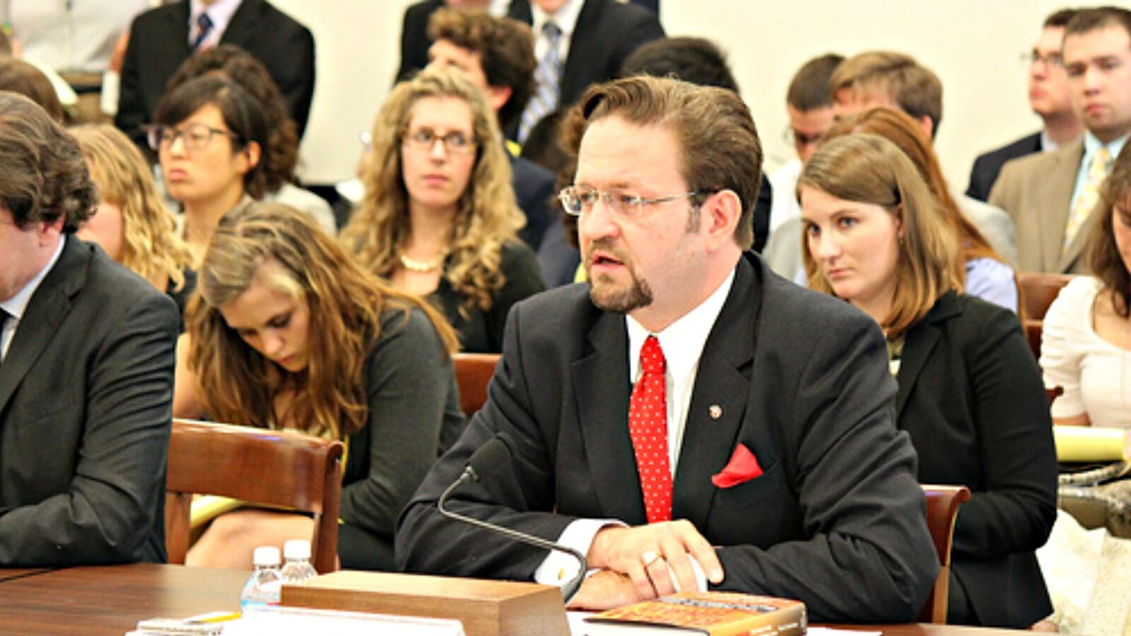 cheats/2017/02/24/sebastian-gorka-trump-ties-to-hungary-anti-semitic-groups/170224-Sebastian-Gorka-trump-cheat_izepkm