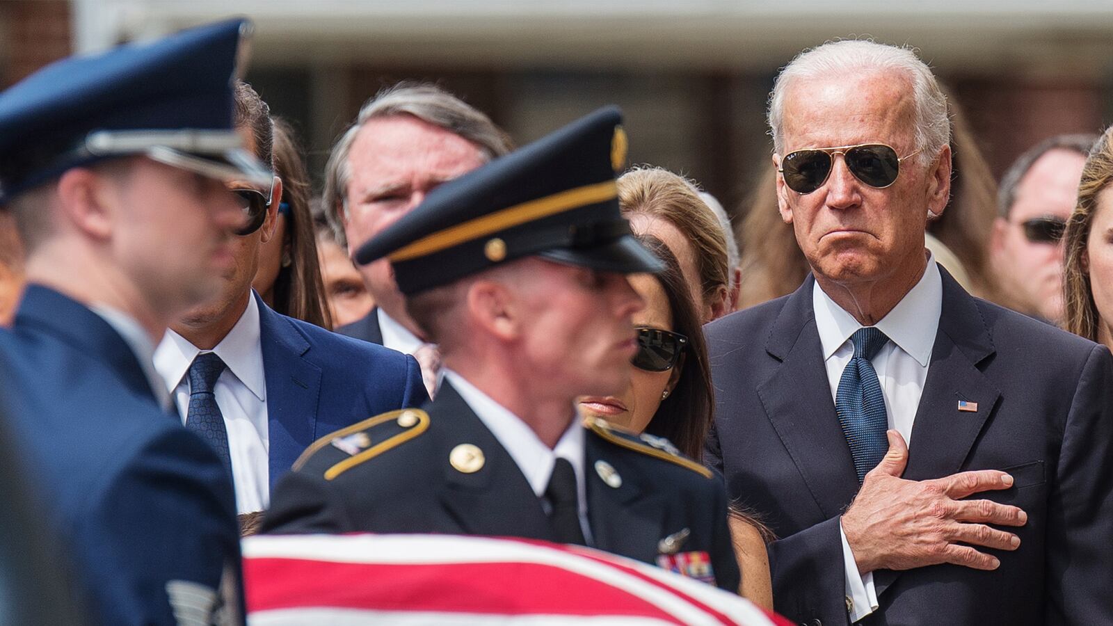 galleries/2015/06/06/america-mourns-at-beau-biden-s-funeral/150606-beau-biden-funeral-tease_dacv4s