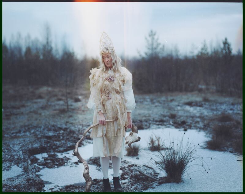 galleries/2015/02/03/gorgeous-dark-russian-fairy-tales-photos/150203-russian-fairy-tale-08_uoar0t