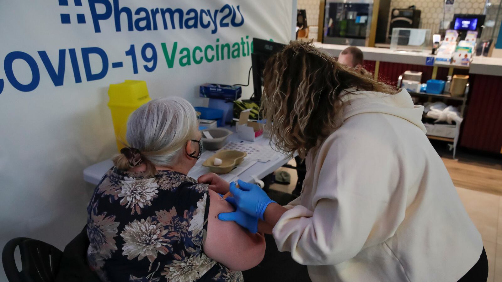 2021-02-10T164527Z_581995094_RC2SPL9OS4A9_RTRMADP_3_HEALTH-CORONAVIRUS-BRITAIN-VACCINE_rndpat