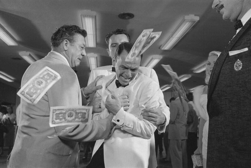 galleries/2015/12/12/the-100th-birthday-of-frank-sinatra-photos/151212-tdb-frank-sinatra-09_wcbsv4