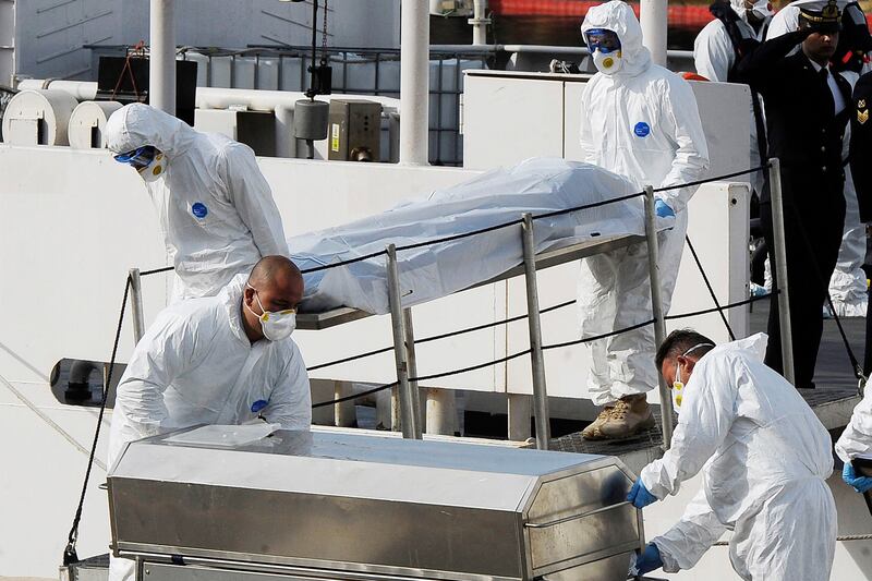 galleries/2015/04/20/italy-launches-rescue-search-for-migrants-photos/150420-migrant-ship5_bix59a