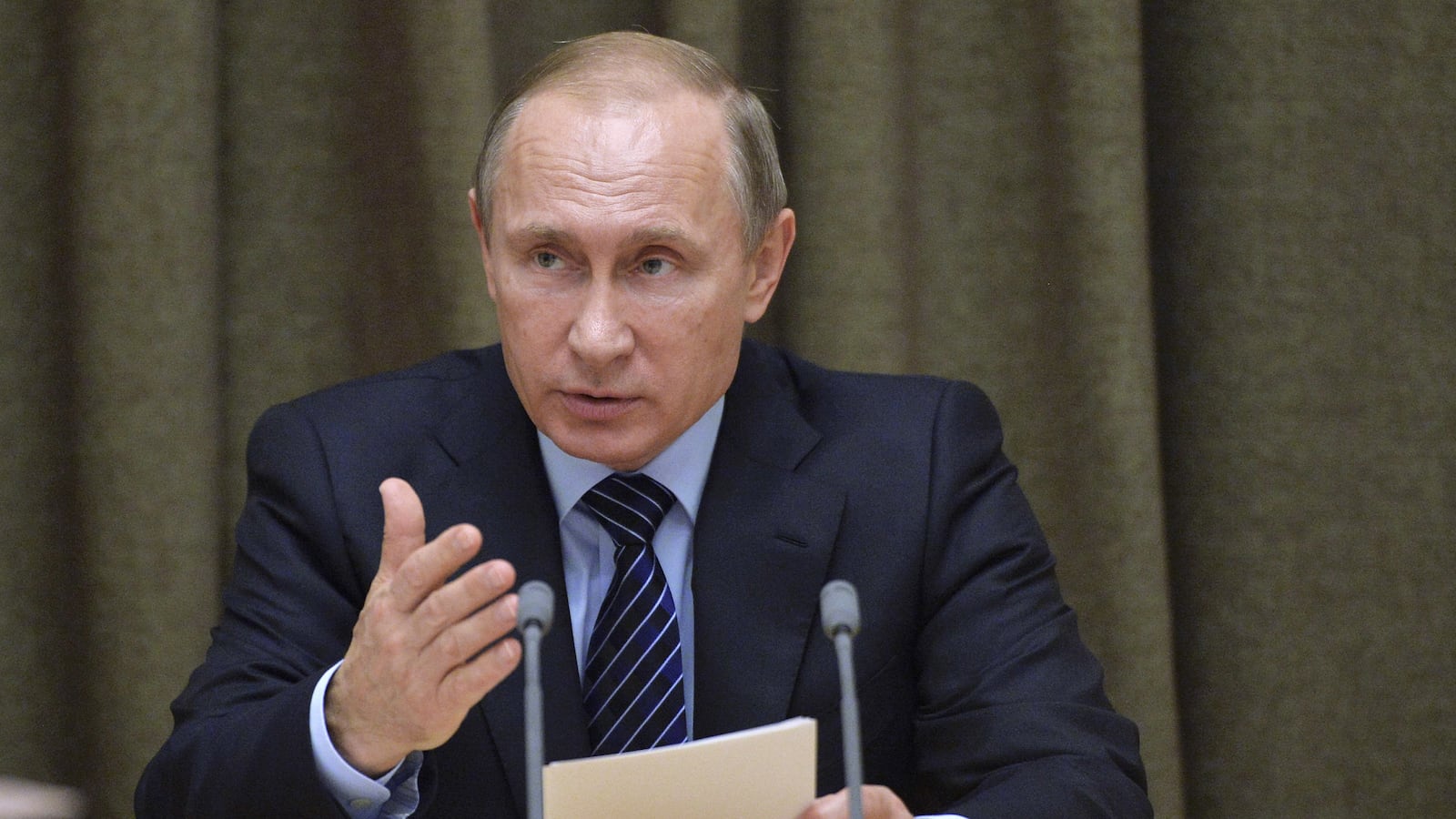 articles/2015/11/11/putin-tv-russia-s-got-a-dirty-bomb/151111-axe-dirty-bomb-tease_p4znu5